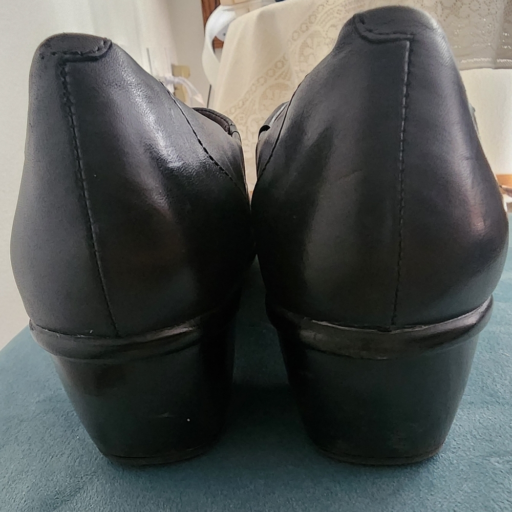 Clark's Emily Women's Black Slip On Leather Block Heel Size 9W - Picture 4 of 13